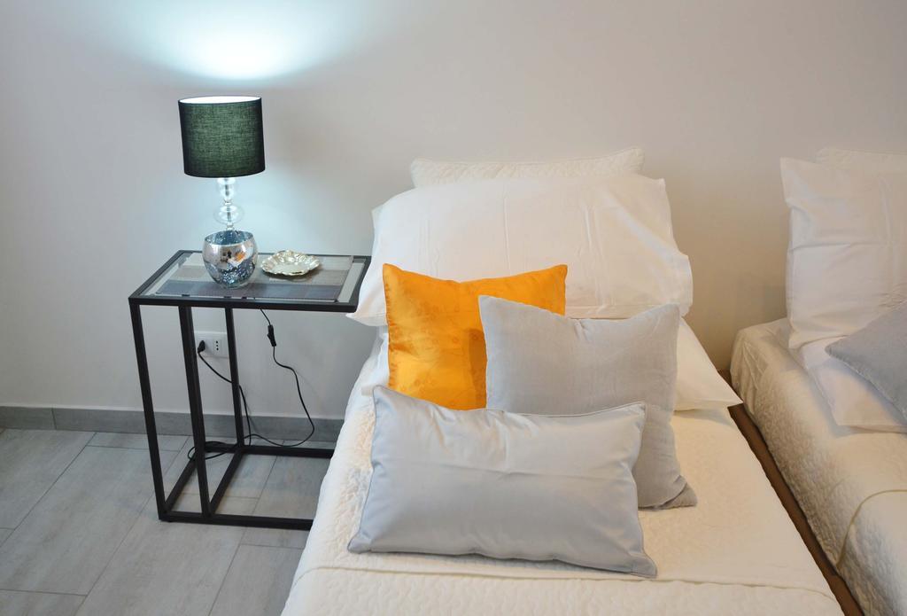 4-Tourist House Bologna-Studio - Self Check-In الغرفة الصورة