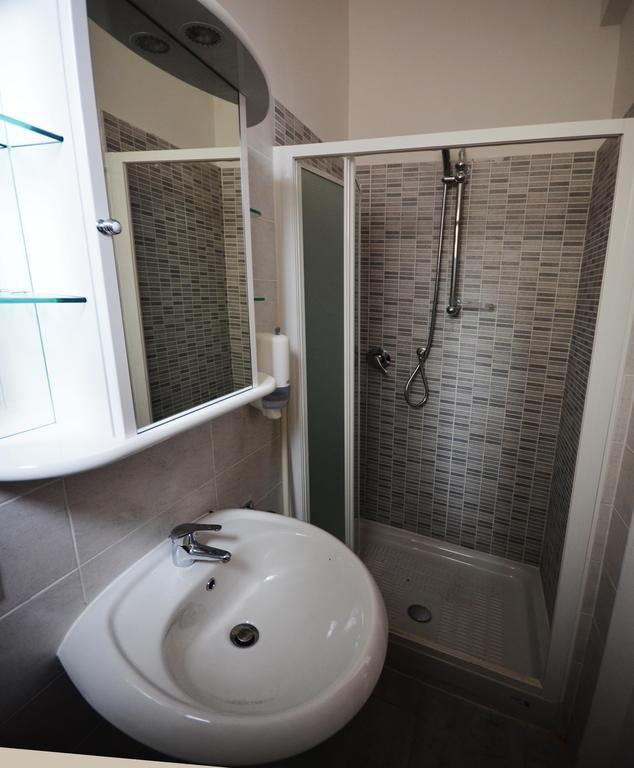 4-Tourist House Bologna-Studio - Self Check-In الغرفة الصورة
